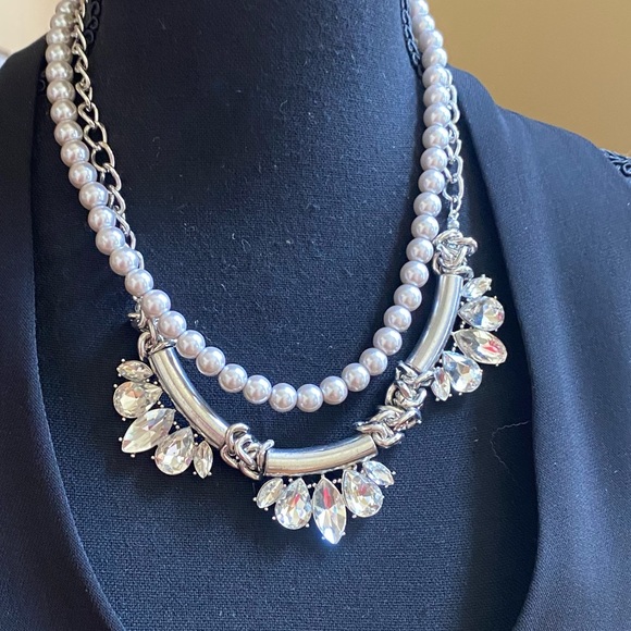 Gorgeous Faux Pearl and Rhinestone Statement Necklace - Picture 6 of 10